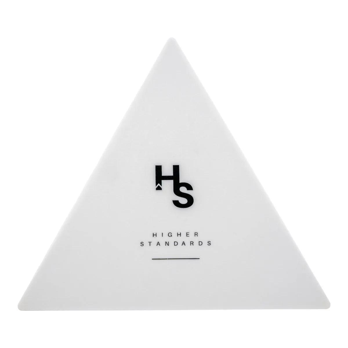 Tapis à concentré triangulaire blanc Higher Standards