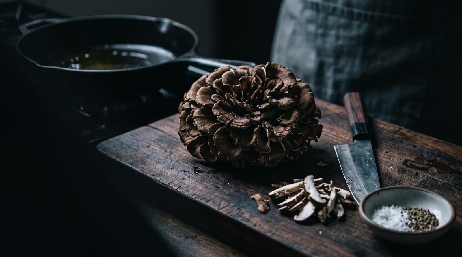 AZARIUS · 5. Maitake — le champignon fonctionnel qui finit aussi dans l'assiette